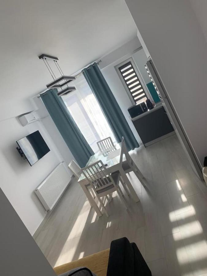 Astoria Apartament'S นาโวดาริ ภายนอก รูปภาพ