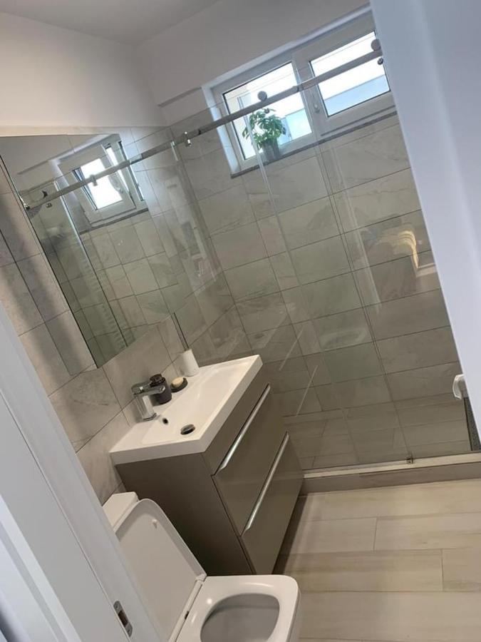 Astoria Apartament'S นาโวดาริ ภายนอก รูปภาพ